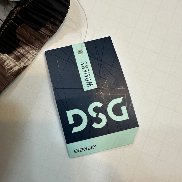 DSG Womens Parachute Camo Brown Pants XS NWT - Picture 4 of 10